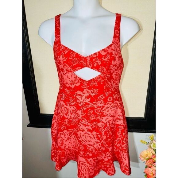 BCBG Red Floral Dress - NWT - Size 0 - Picture 5 of 8